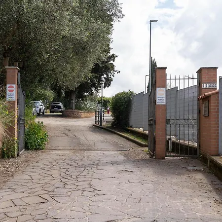 Modern - Free Parking & Private Entry