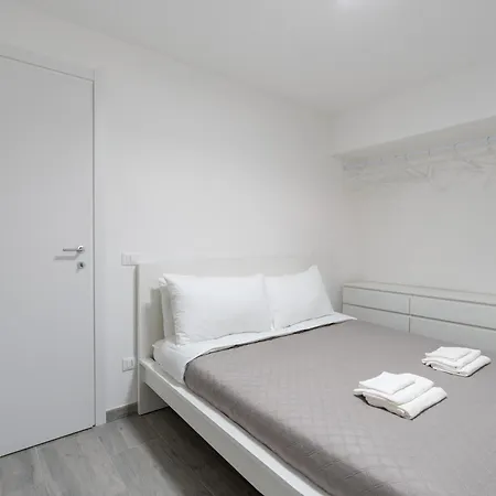 Modern - Free Parking & Private Entry アパート *