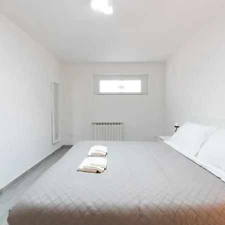 アパート Modern - Free Parking & Private Entry ローマ