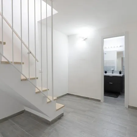 Modern - Free Parking & Private Entry ローマ