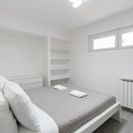 アパート Modern - Free Parking & Private Entry ローマ