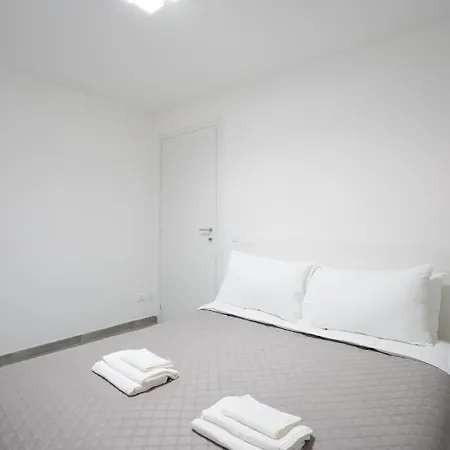 Modern - Free Parking & Private Entry *