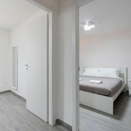 アパート Modern - Free Parking & Private Entry ローマ