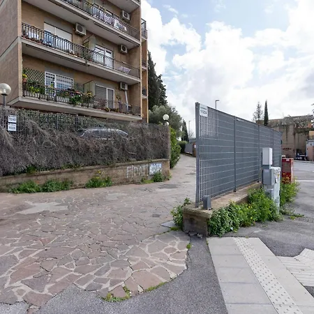 Modern - Free Parking & Private Entry *